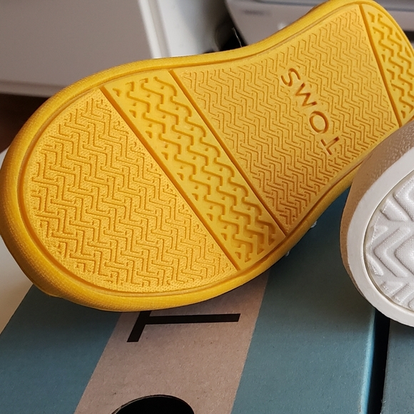 🎅 🎁Grey Cloudy Day Shoes - Picture 2 of 3